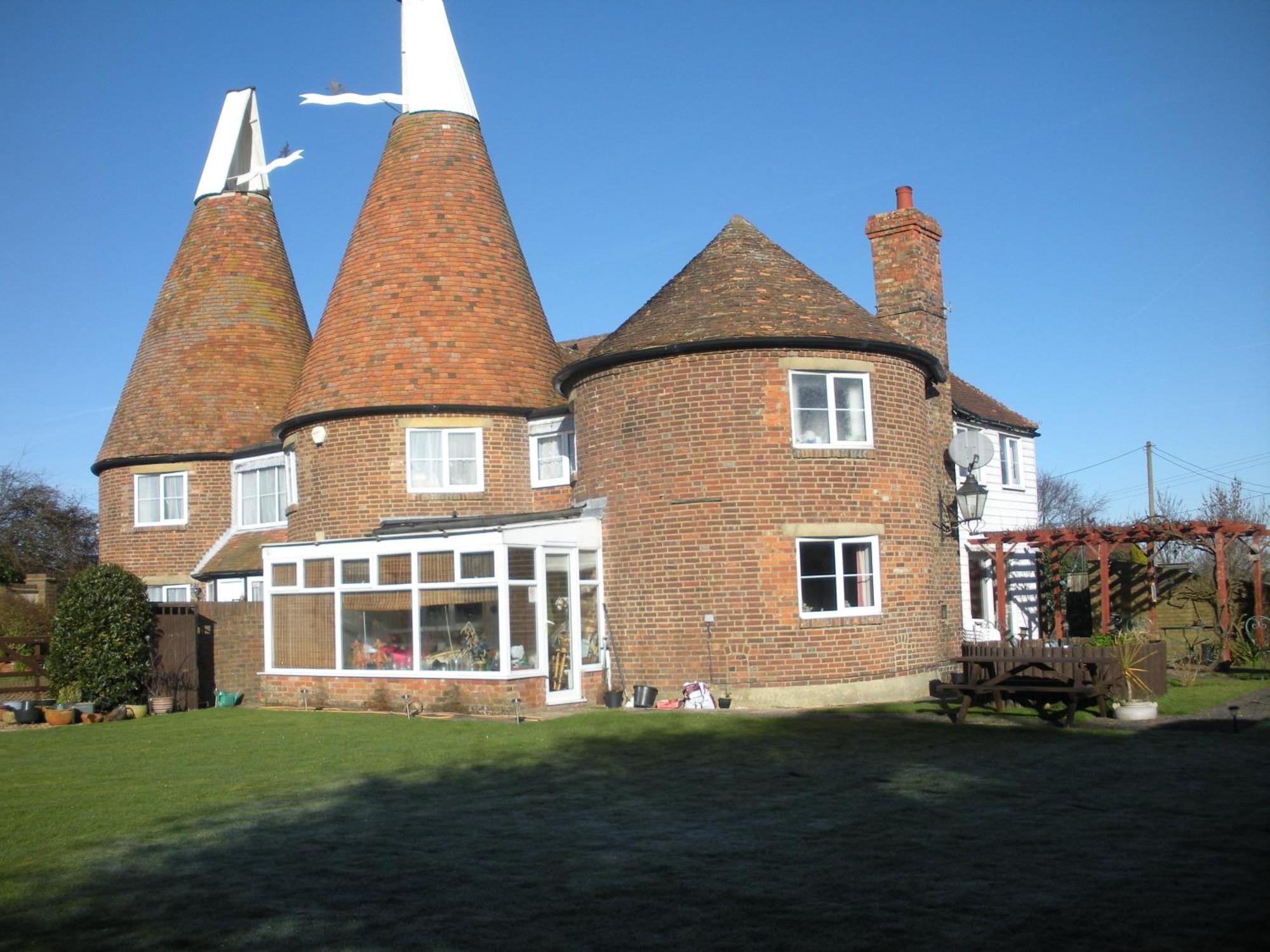 Bed and Breakfast Manor Farm Oast Уинчелси Экстерьер фото