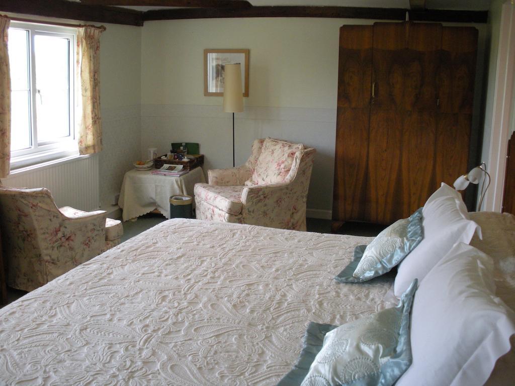 Bed and Breakfast Manor Farm Oast Уинчелси Номер фото