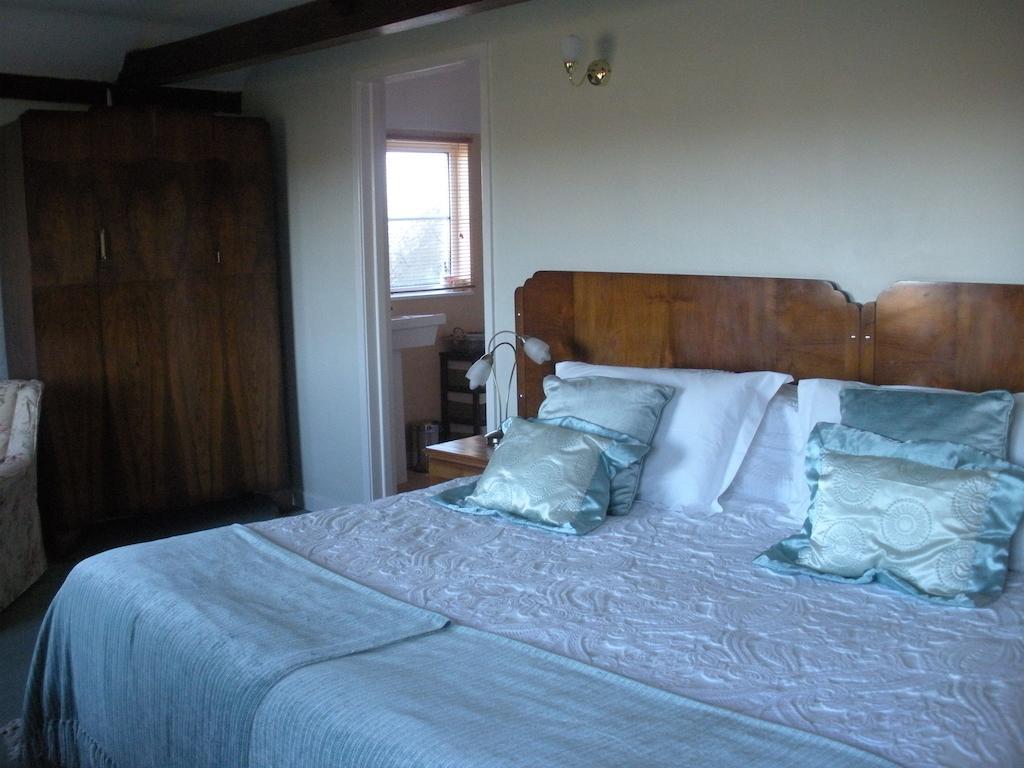 Bed and Breakfast Manor Farm Oast Уинчелси Номер фото